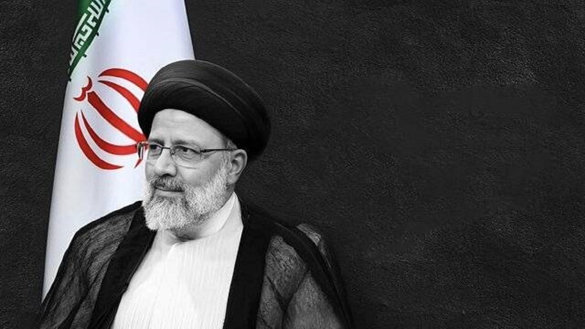 استقبال از پیکر شهید رئیسی در فرودگاه مشهد + فیلم