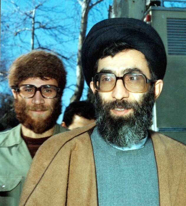 رهبر انقلاب در کنار شهید بروجردی