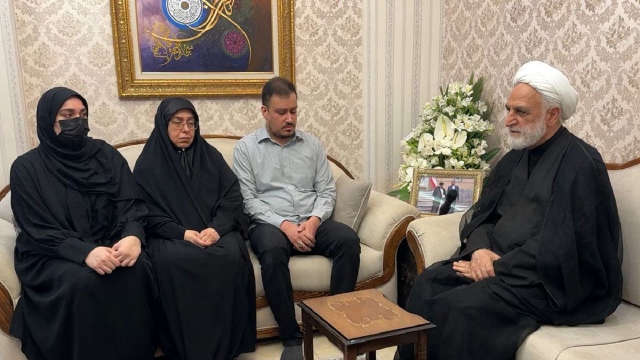 وقتی قرار بود امیرعبداللهیان در روز میلاد امام رضا (ع) لباس خادمی بر تن کند + فیلم