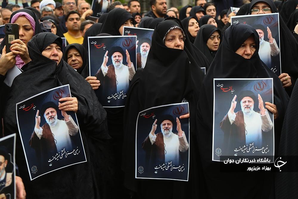 حضور بانوان در مراسم تشییع