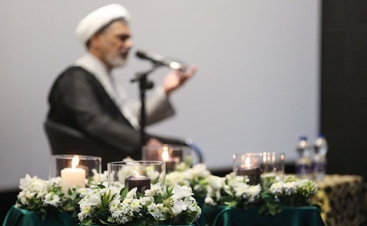 برگزاری مراسم بزرگداشت شهدای خدمت در مجتمع تجاری بازار شهر قم