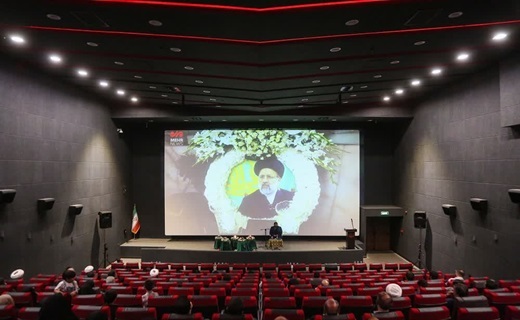 برگزاری مراسم بزرگداشت شهدای خدمت در مجتمع تجاری بازار شهر قم
