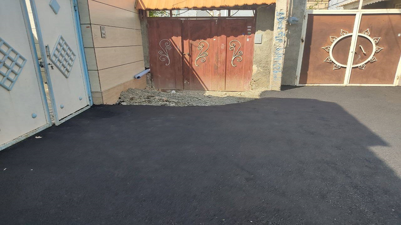 آسفالت ریزی نیمه کاره برخی از اهالی خیابان استقلال نیشابور را گلایه‌مند کرد + فیلم