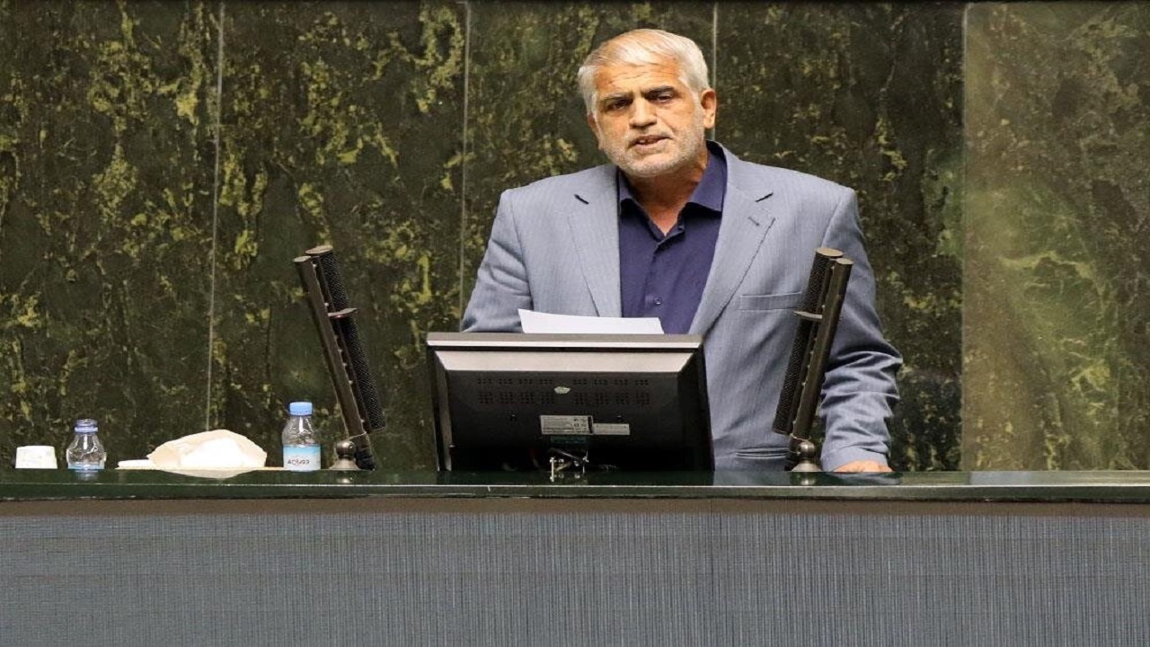 عبور از بازار‌های سنتی به سمت بازار‌های هدفمند و تضمین شده نفت در دولت شهید رئیسی