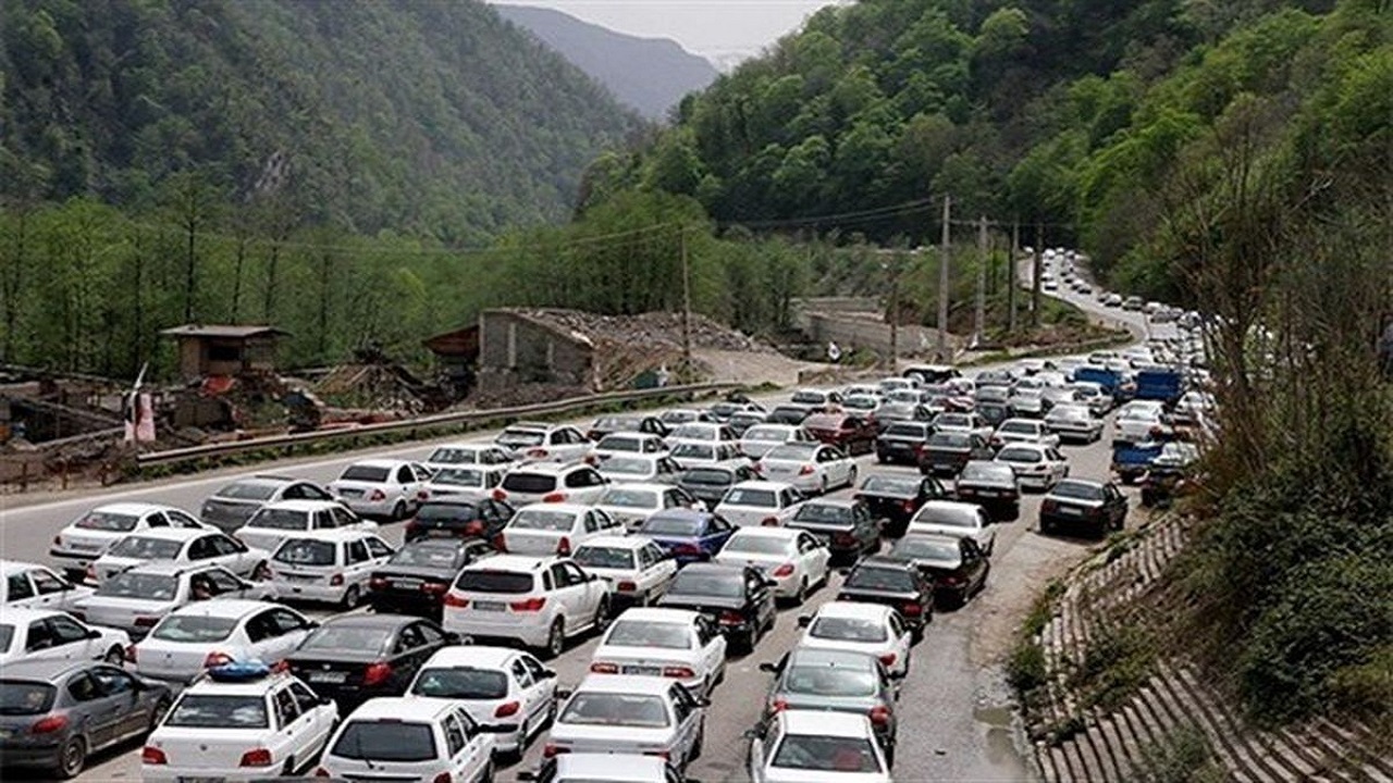 ترافیک سنگین در جاده چالوس و آزاد راه تهران - شمال