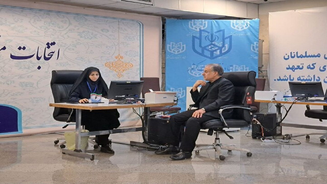 احمدی‌بیغش داوطلب انتخابات ریاست‌جمهوری شد