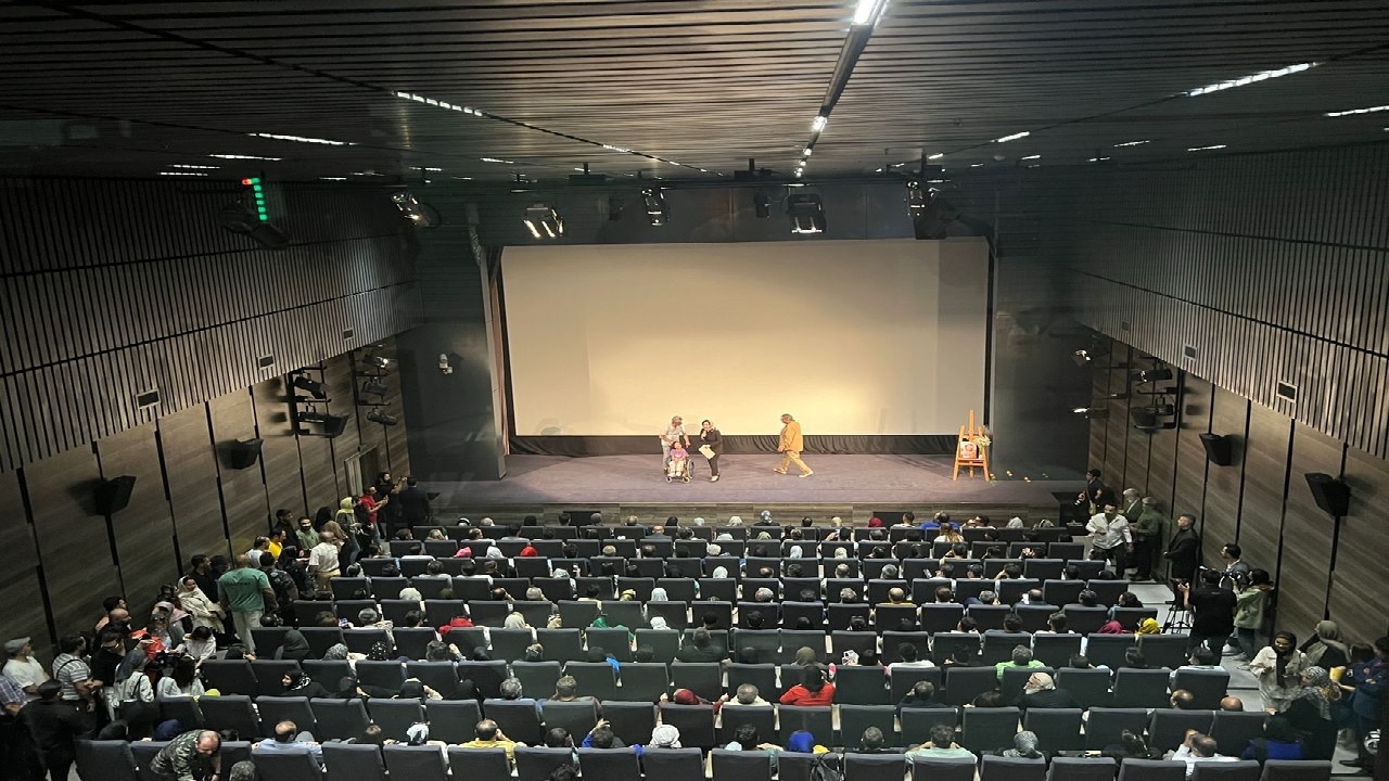 پردیس سینمایی چارسو