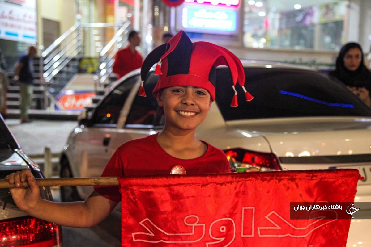 شادی لارستانی‌ها در پی قهرمانی تیم پرسپولیس + تصاویر