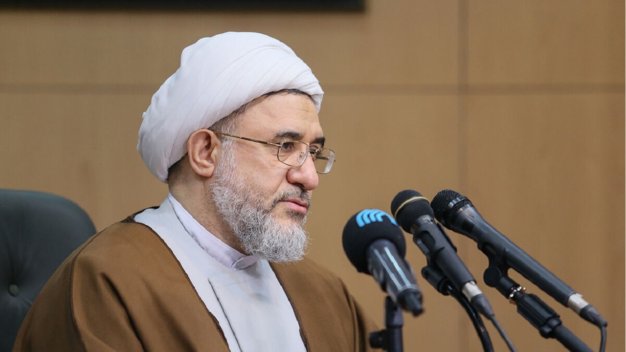 اهمیت حضور و فعالیت قوی در سطح بین‌الملل