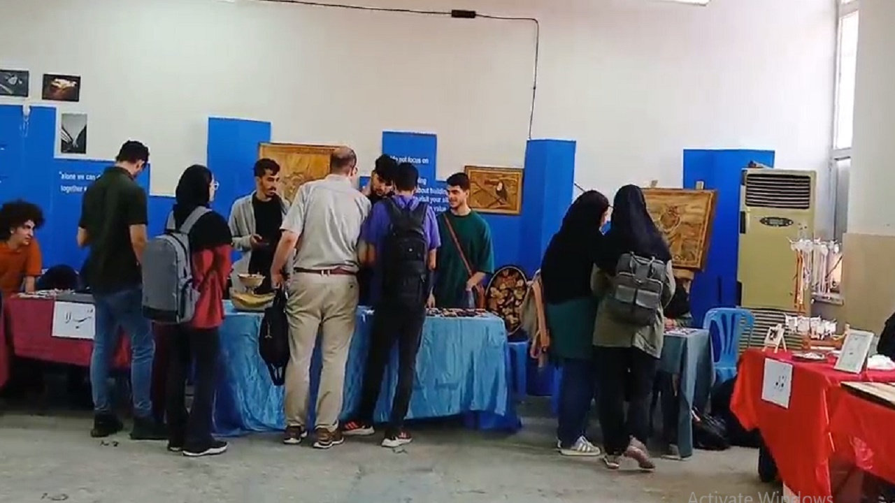 برپایی نمایشگاه صنایع دستی در دانشگاه صنعتی نوشیروانی بابل + فیلم