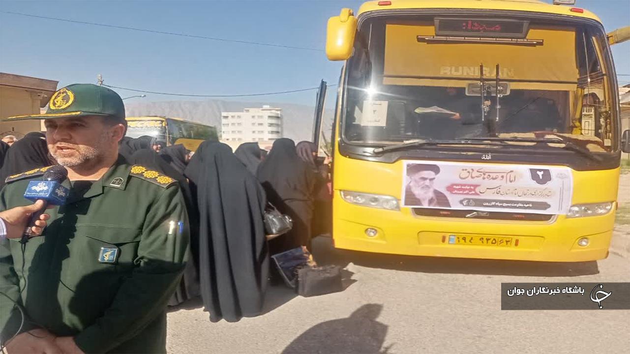 کاروان ۳۰۰ نفری به مرقد بنیانگذار نظام جمهوری اسلامی ایران اعزام شدند