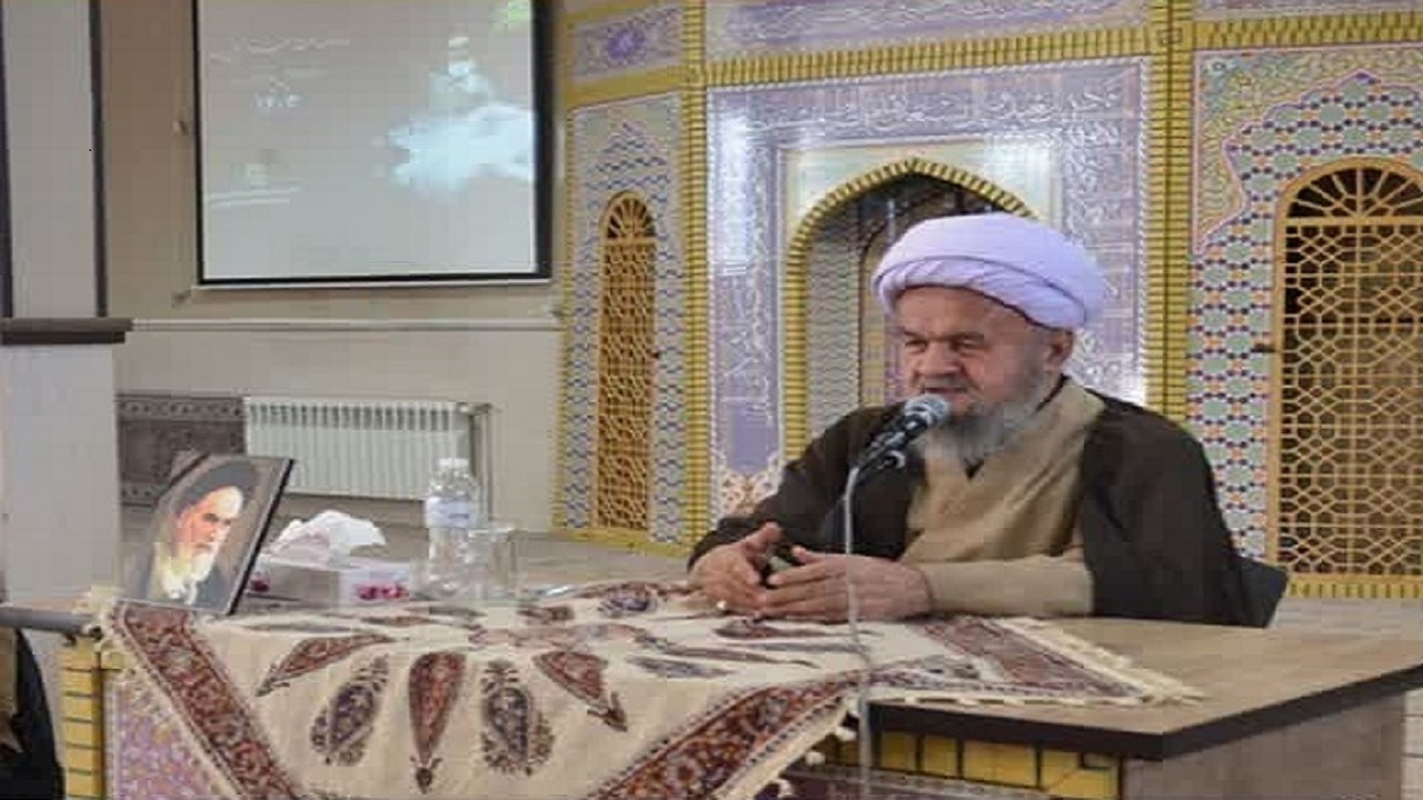 استقامت و پایداری رمز استمرار انقلاب اسلامی