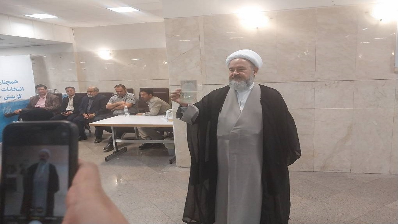 نام‌نویسی اکبری در انتخابات