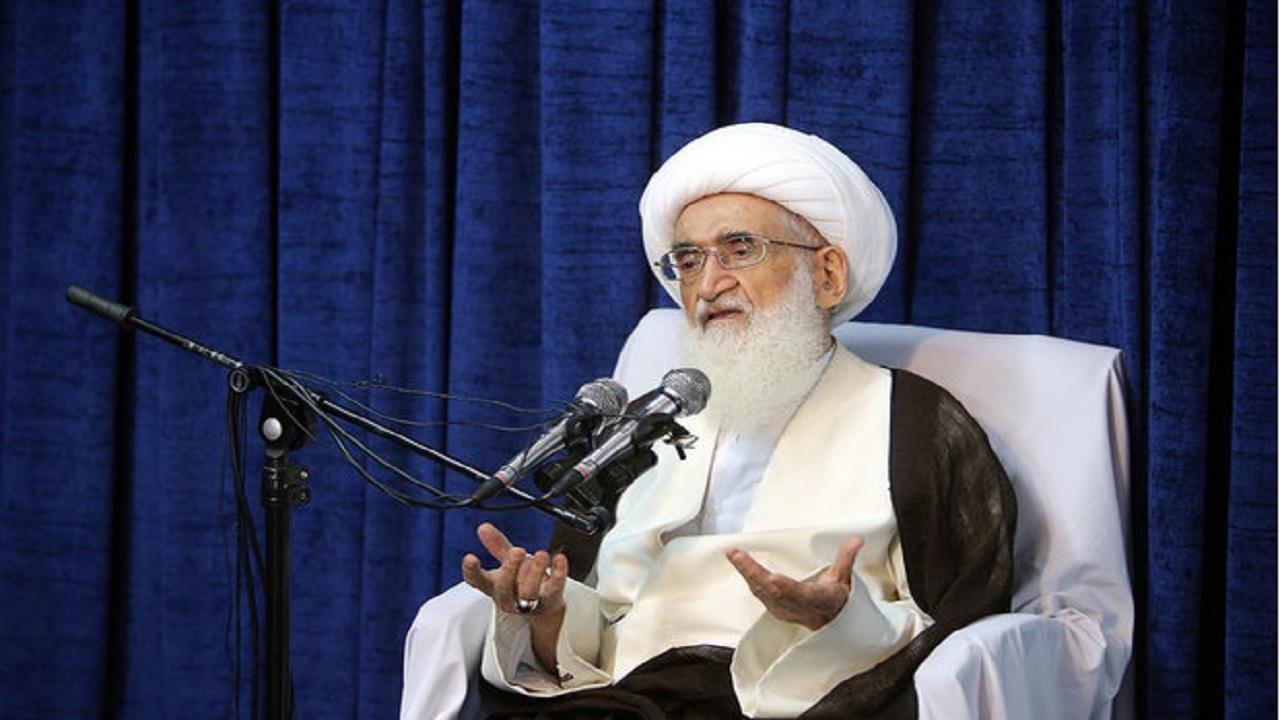 ملت ایران با انتخاب فرد اصلح راه امام راحل را ادامه دهند