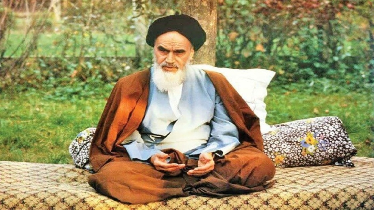 امام خمینی (ره) عزت و هویت از دست رفته مسلمانان را احیا کرد