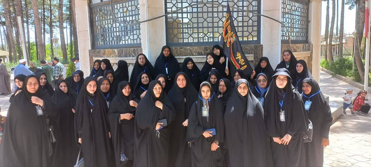 حضور بانوان در کاروان زیارتی مرقد امام