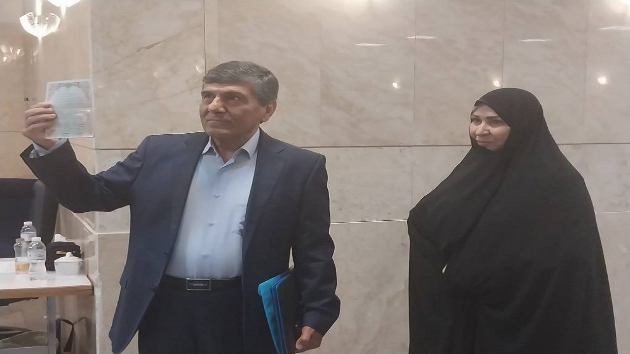 وحدتی کاندیدای انتخابات شد