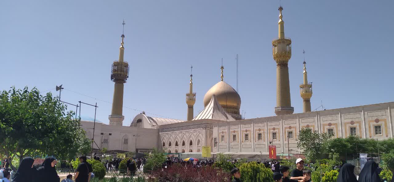 مرقد مطهر امام
