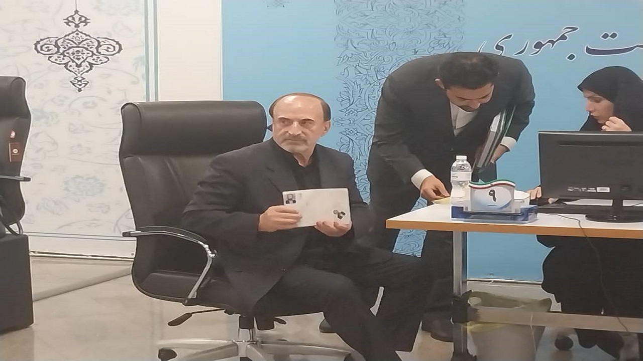 نامی داوطلب انتخابات شد