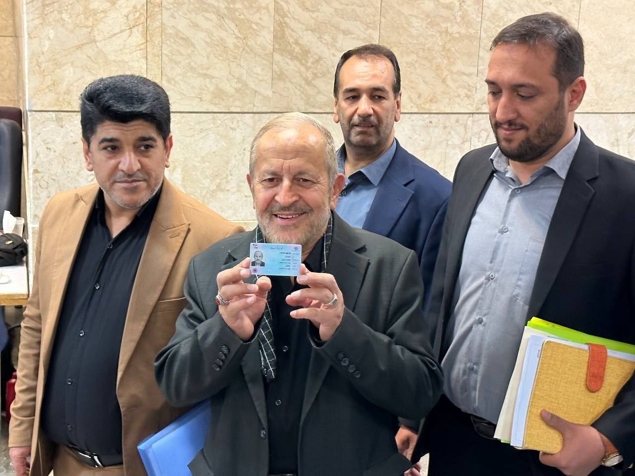 ثبت&zwnj;نام افشار در انتخابات&zwnj; ریاست&zwnj;جمهوری