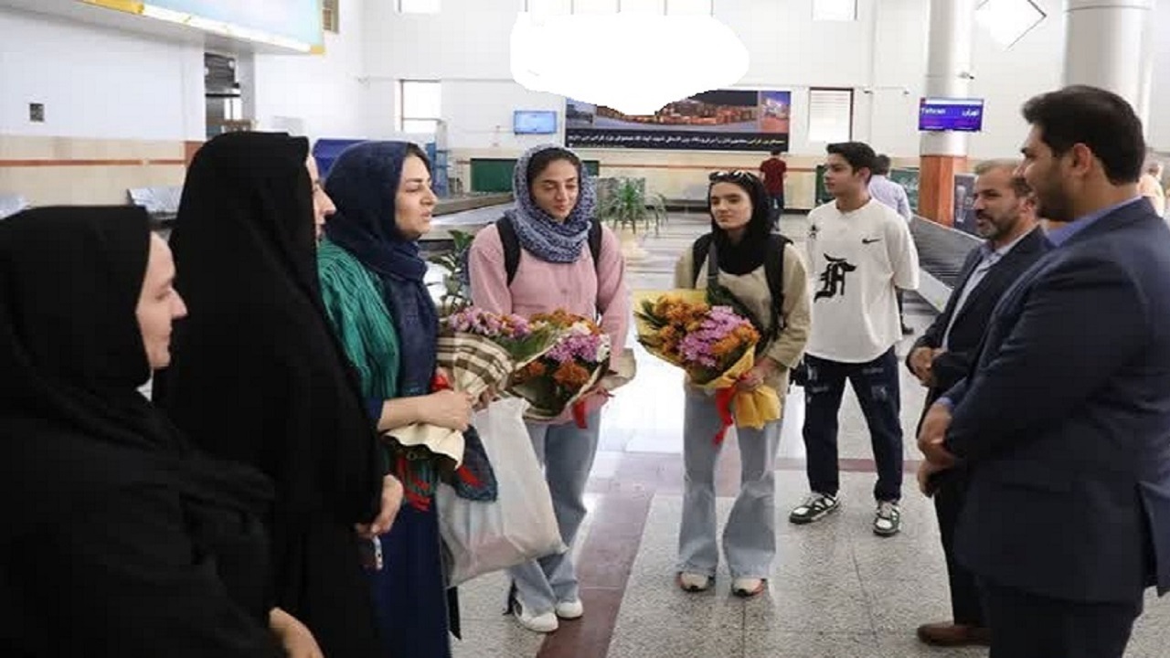 استقبال از دختران دوومیدانی کار یزدی