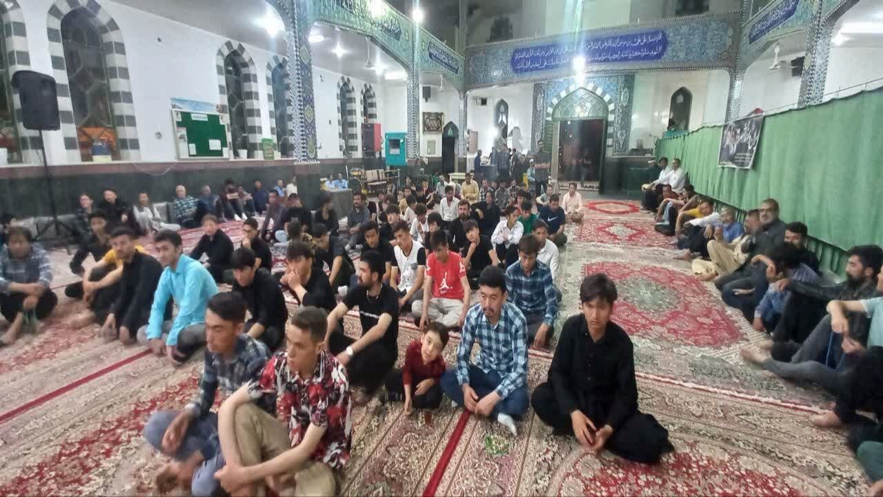 گرامیداشت شهدای خدمت و سالگرد امام خمينی(ره) توسط اتباع افغانستانی
