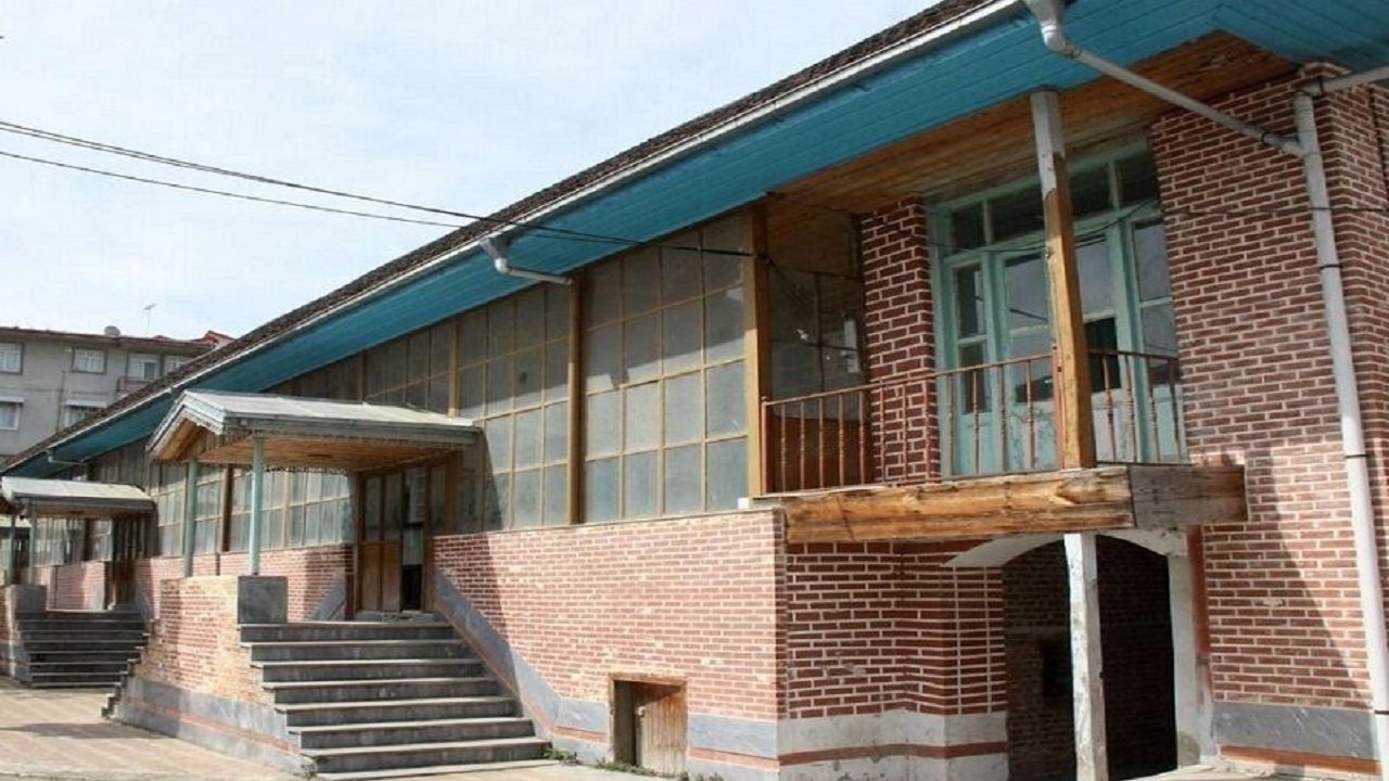 ۱۵ بنای تاریخی گیلان در اختیار آموزش و پرورش است