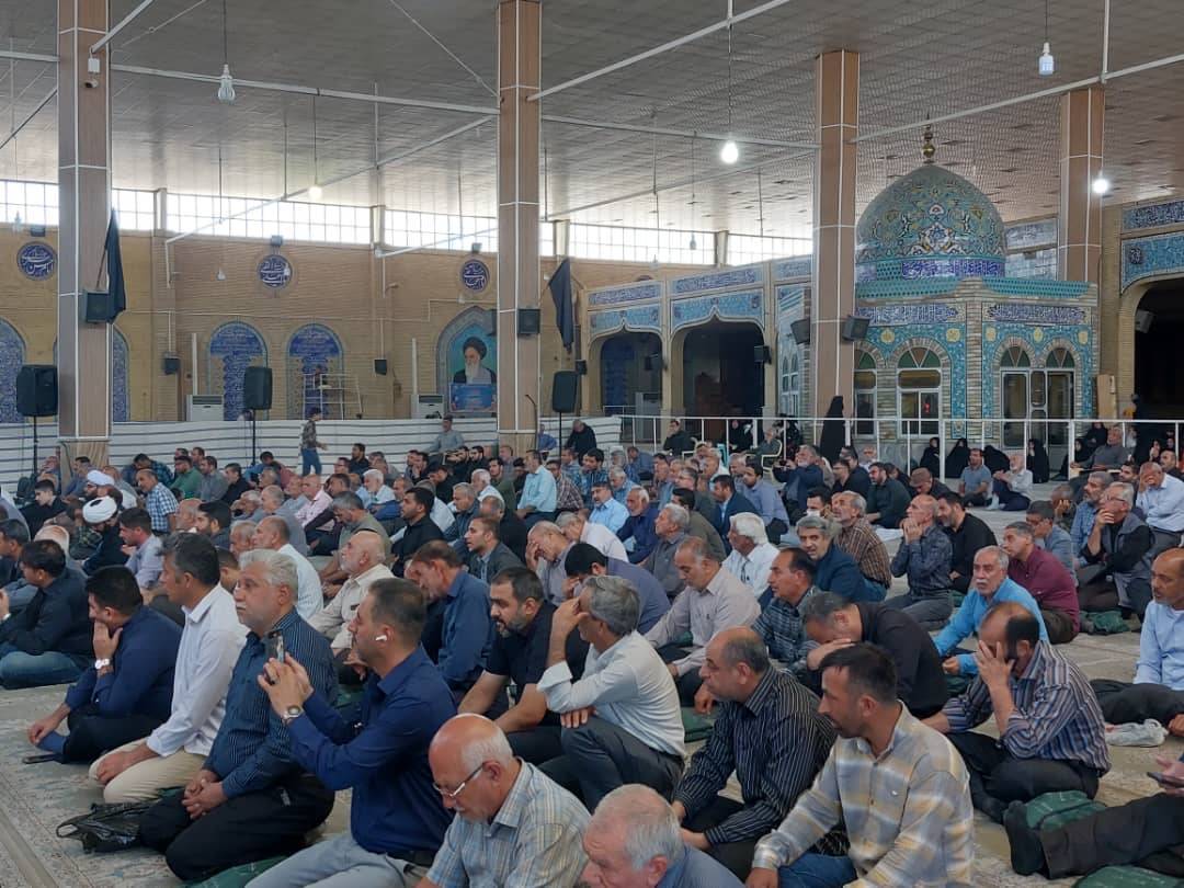 اجتماع مردم کازرون در مراسم ارتحال امام خمینی(ره) در کازرون اجتماع مردم کازرون در مراسم ارتحال امام خمینی(ره) در کازرون