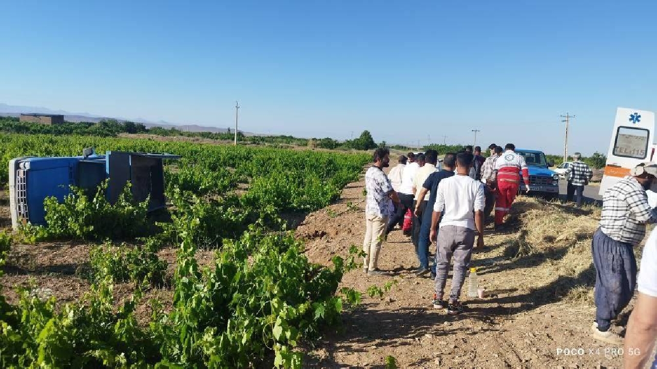 ۳ مصدوم بر اثر ️واژگونی خودرو در محور خرمدشت - بوئین زهرا