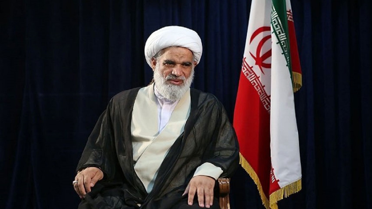 امام خمینی (ره) احیاگر اسلام و مکتب اهل بیت (ع) است