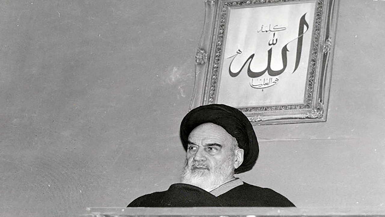 وقتی که ارتشی‌ها در حضور امام سرود خواندند+ فیلم