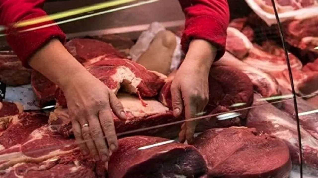 پلمب یک واحد غذاخوری متخلف در بوئین زهرا