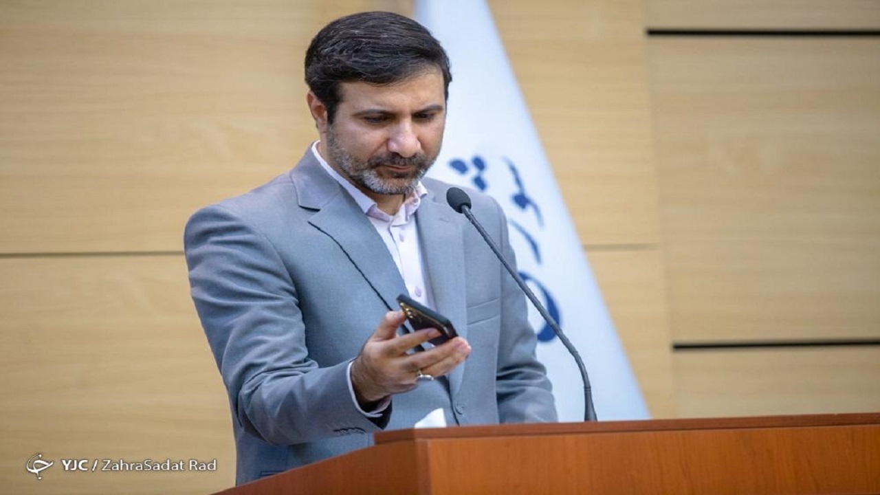 درباره بررسی صلاحیت‌ها گمانه‌زنی نکنید
