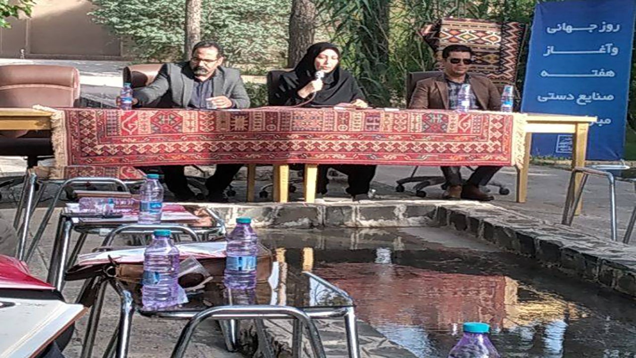 برگزاری نمایشگاه کارگاه زنده صنایع دستی در باغ موزه هرندی