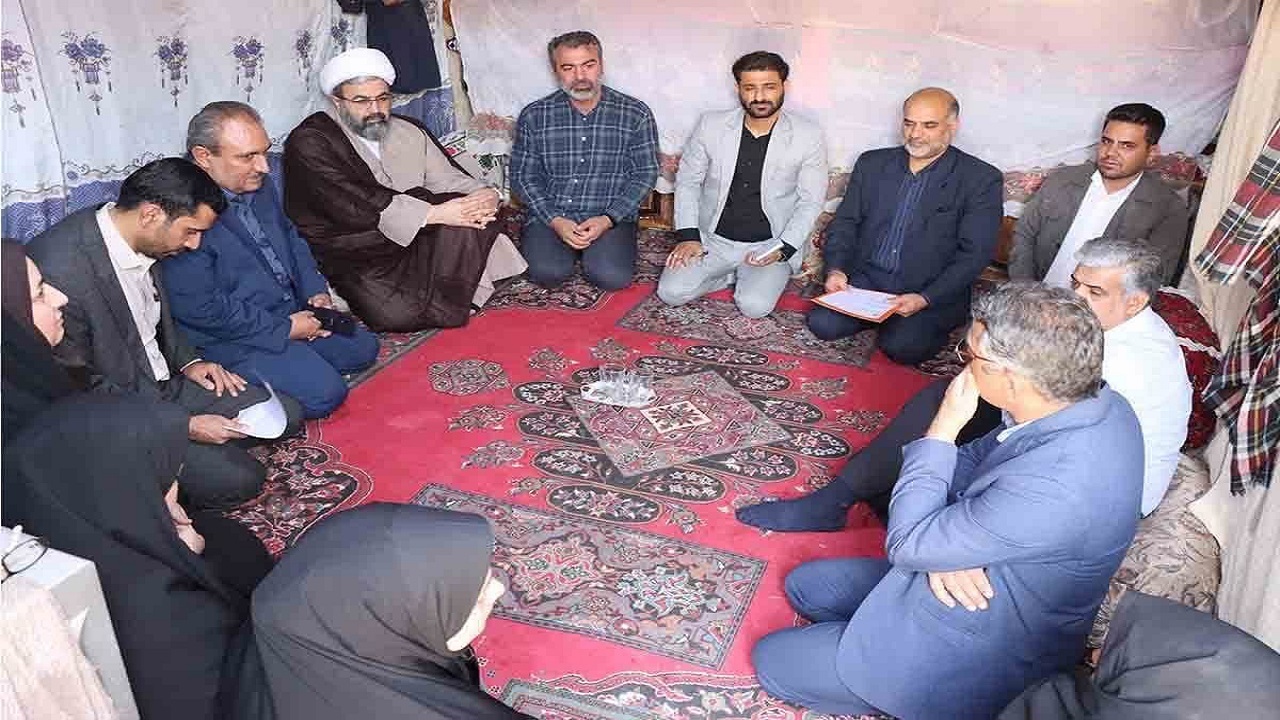 رئیس کل دادگستری سیستان و بلوچستان با خانواده چهار زندانی نیازمند دیدار کرد