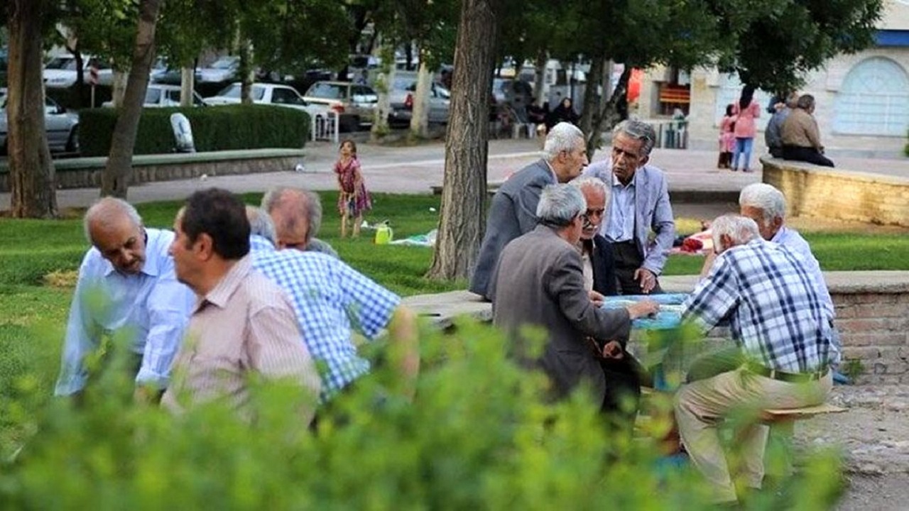 گلایه بازنشستگان وزارت بهداشت و درمان از تاخیر در اجرای احکام افزایش ۱۵ درصدی حقوق