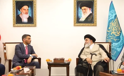 اهدای نشان خادمی افتخاری مسجد مقدس جمکران به استاندار نجف اشرف