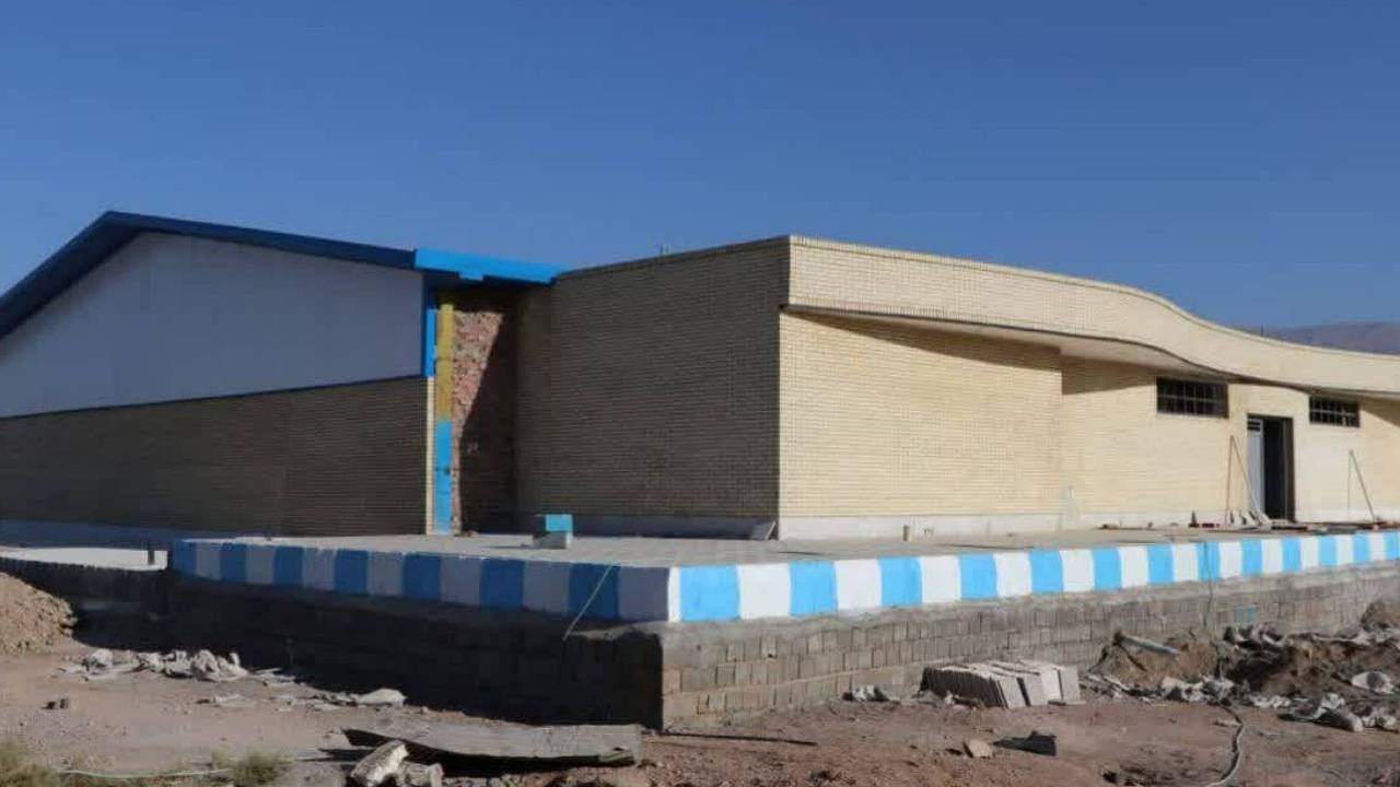 استخر سرپوشیده فرهنگیان مهر به بهره برداری می‌رسد
