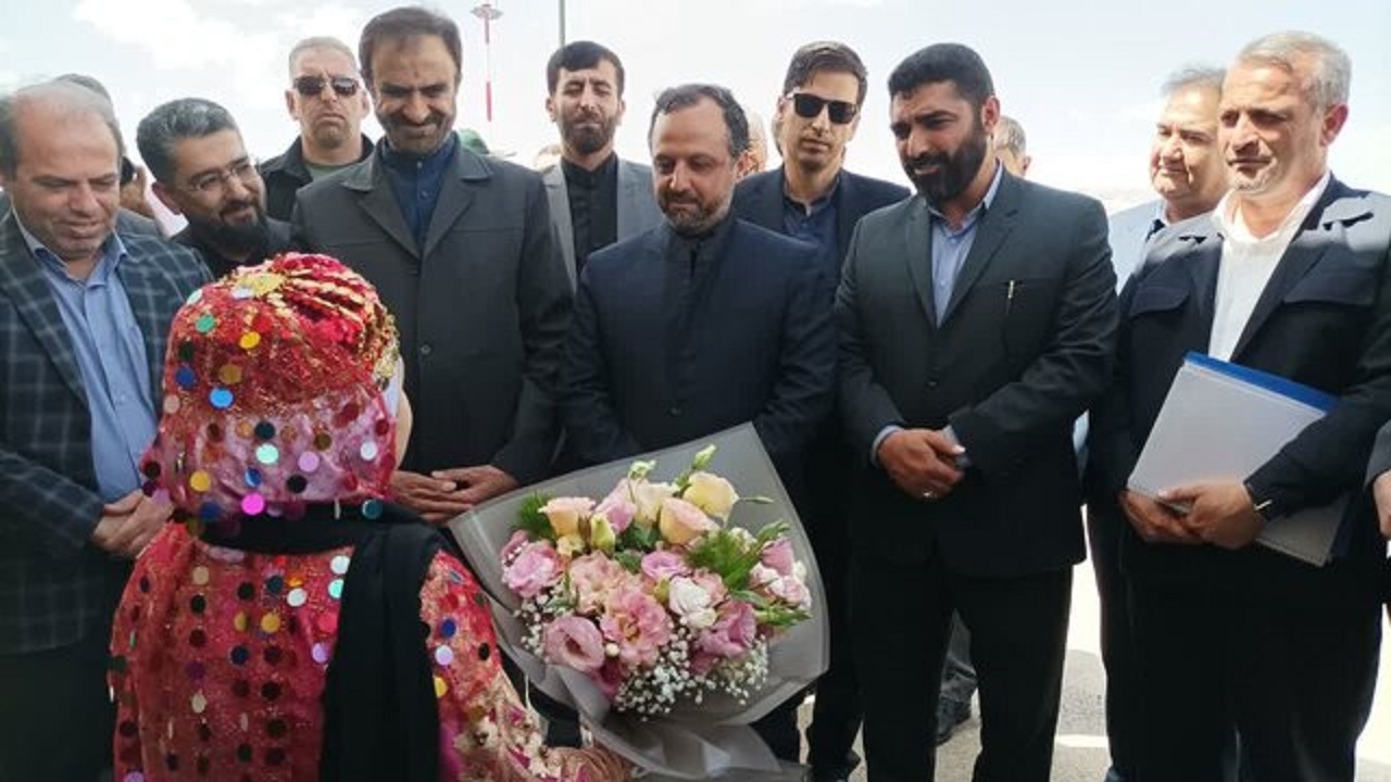 وزیر امور اقتصادی و دارایی وارد چهارمحال و بختیاری شد وزیر امور اقتصادی و دارایی وارد چهارمحال و بختیاری شد