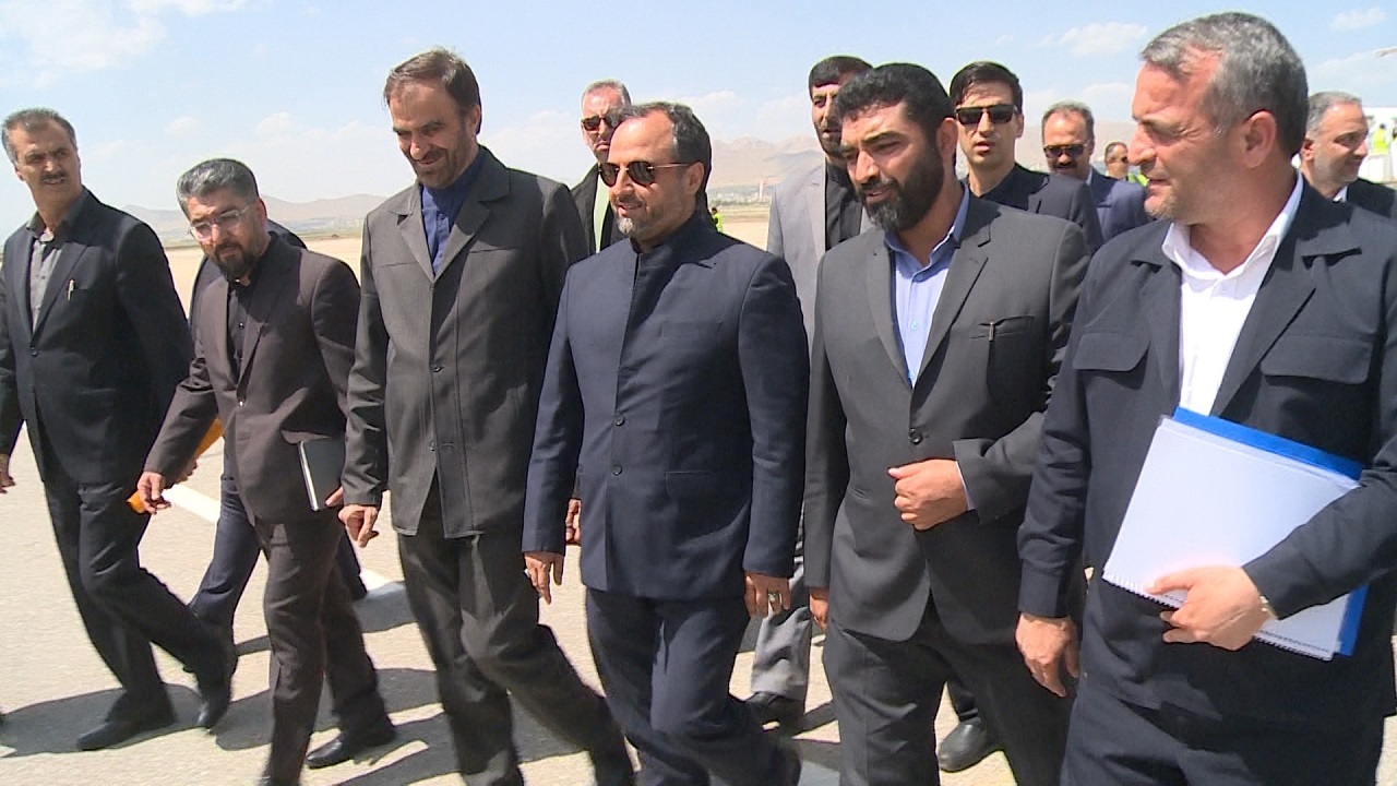 وزیر امور اقتصادی و دارایی وارد چهارمحال و بختیاری شد وزیر امور اقتصادی و دارایی وارد چهارمحال و بختیاری شد