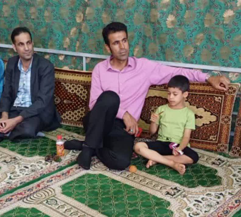 تصاویری از صف آرایی کودکان و نوجوانان سیمرغ در نماز جمعه تصاویری از صف آرایی کودکان و نوجوانان سیمرغ در نماز جمعه