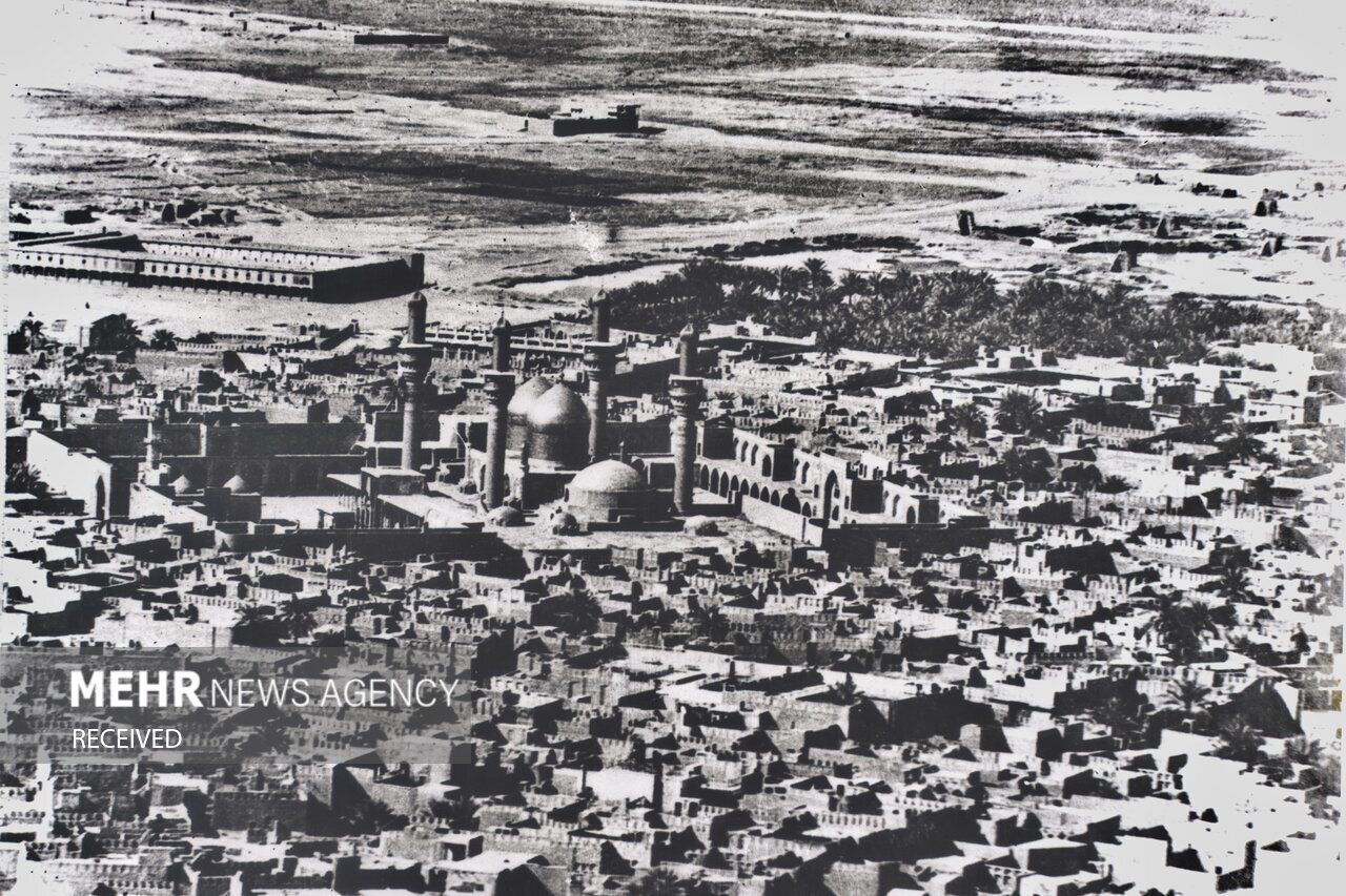 مجموعه حرم و رواق&zwnj;ها را سه صحن وسیع
