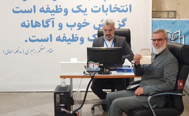 رویانیان از رقابت های انتخاباتی انصراف داد