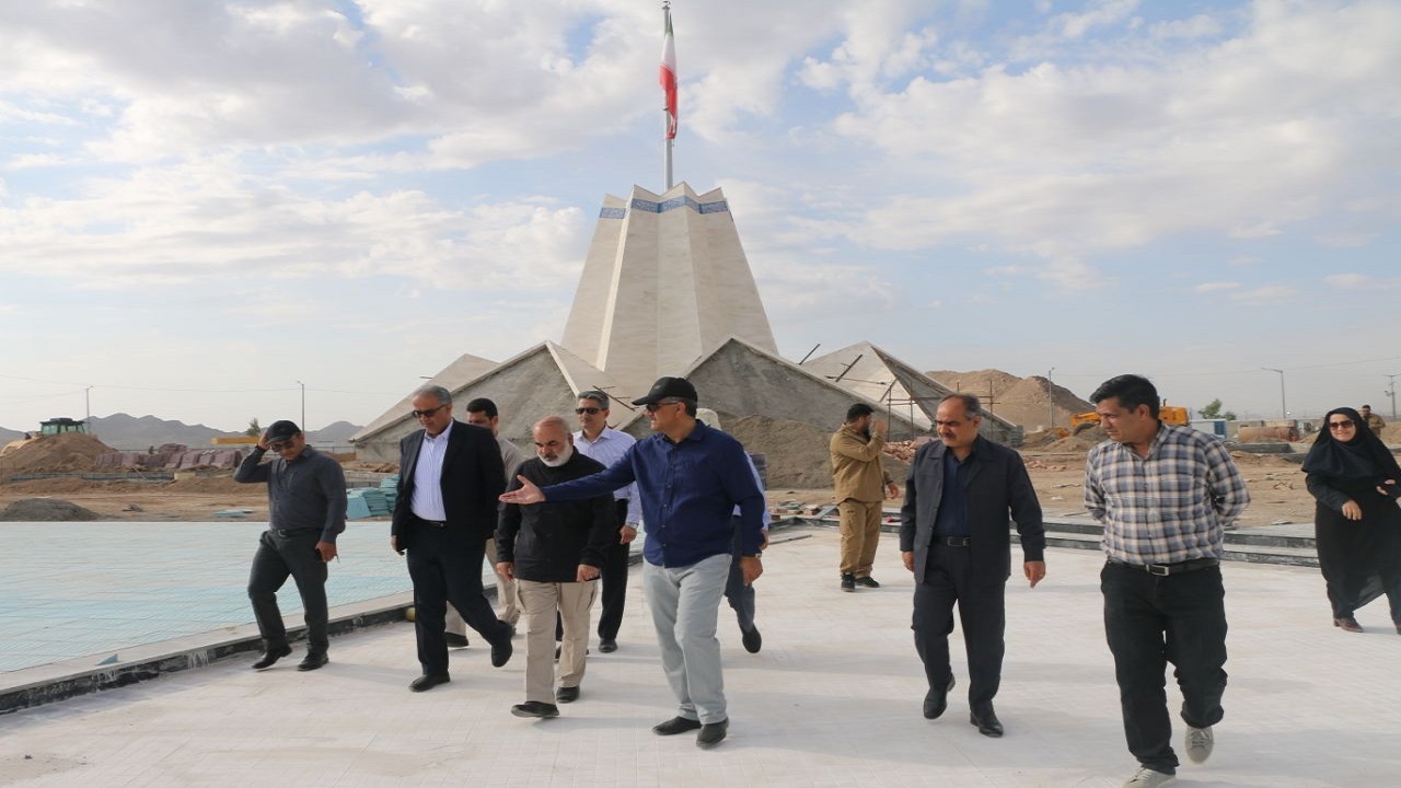 بازدید استاندار سیستان و بلوچستان از روند ساخت و تکمیل میدان ورودی شهر زاهدان