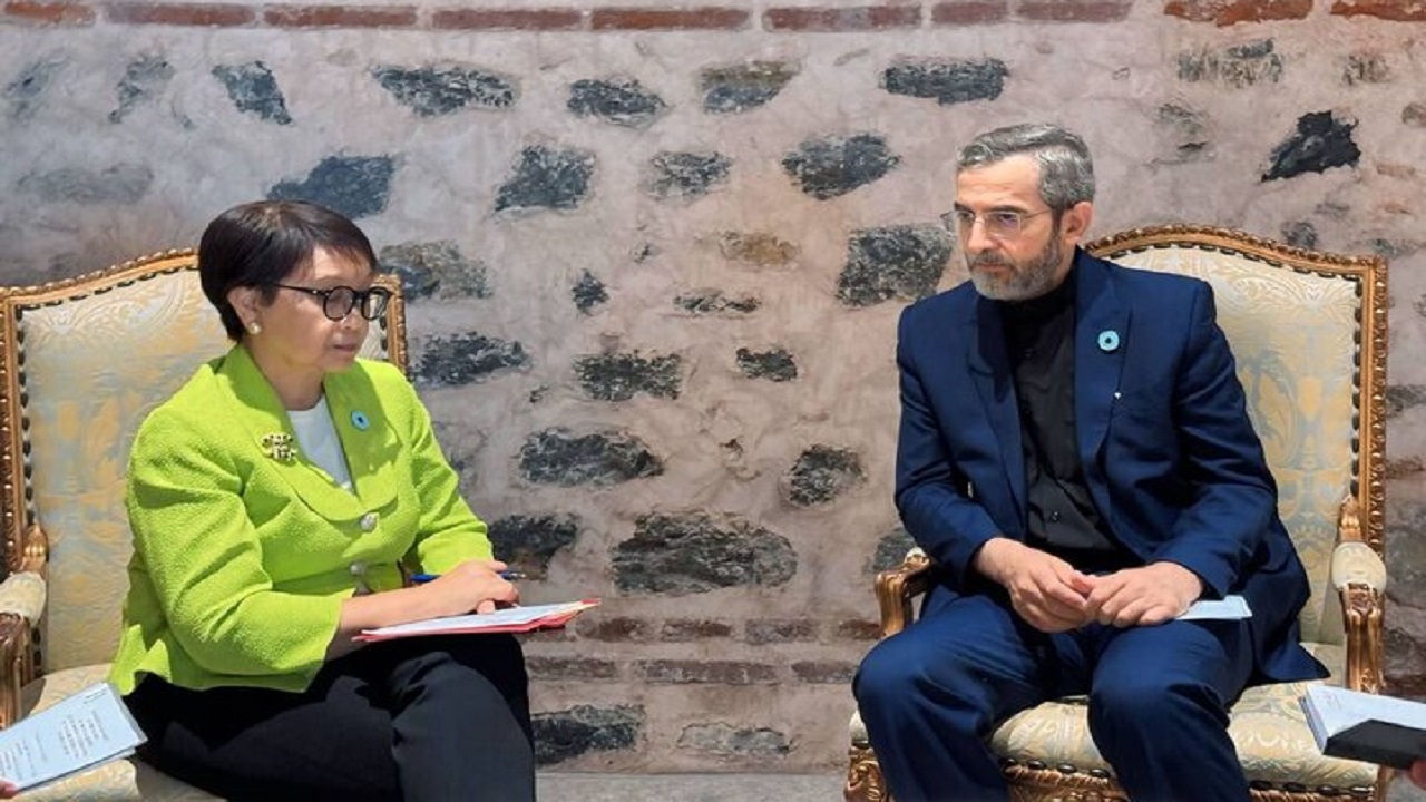 دیدار باقری با وزیر خارجه اندونزی