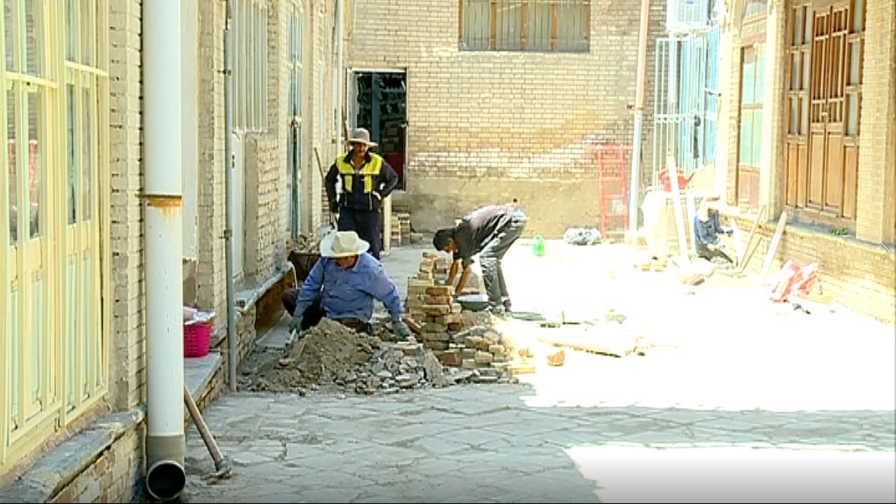 بازسازی بازار اراک و برخی بنا‌های تاریخی