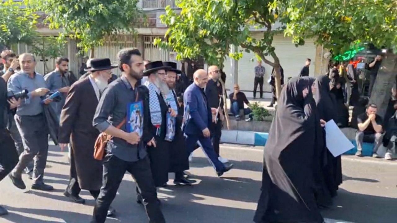 حضور خاخام‌های یهودی ایران در مراسم تشییع شهید جمهور + فیلم