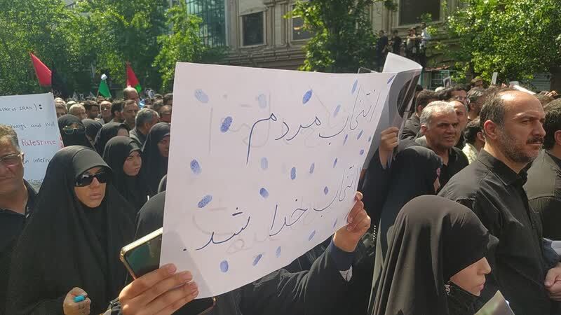 قابی خاطره انگیز از حضور تهرانی&zwnj;ها در مراسم وداع با رئیس جمهور شهید و همراهان