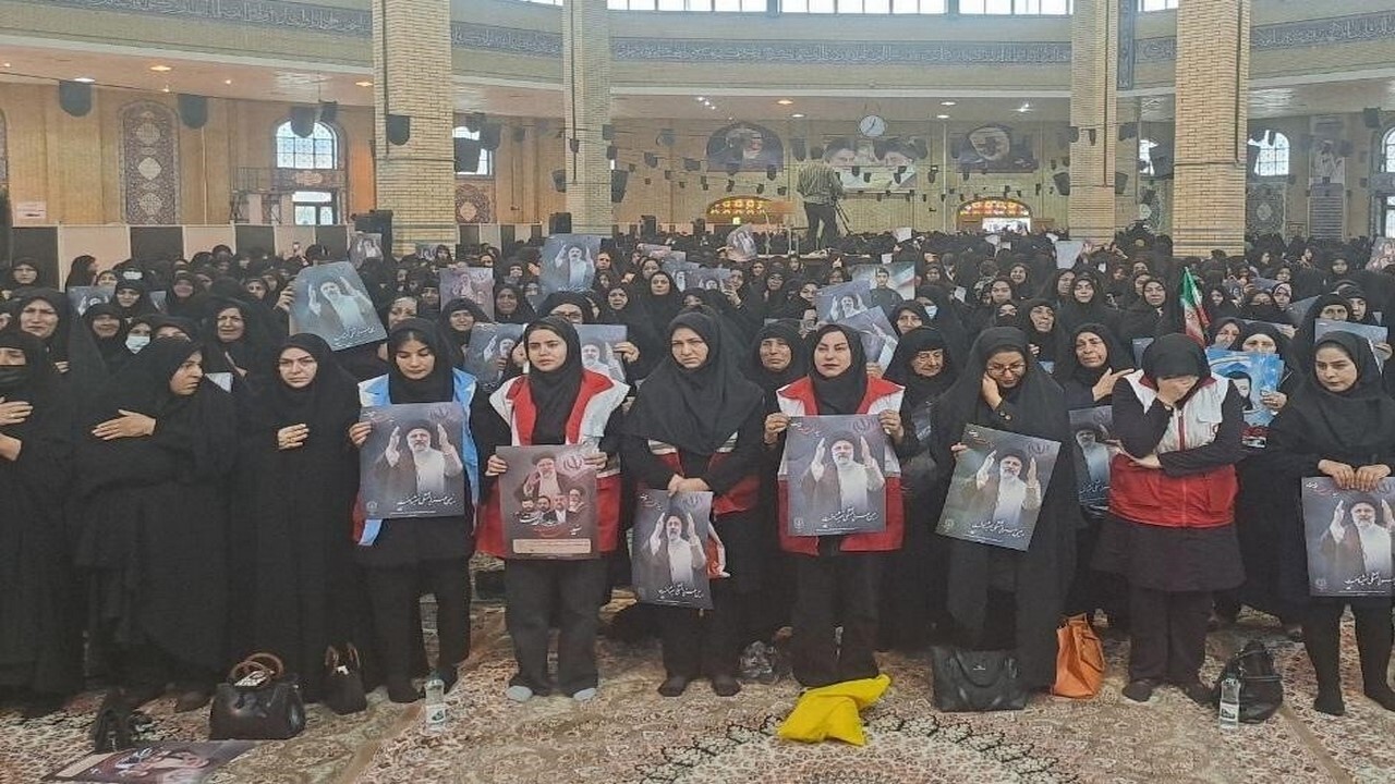 اجتماع بانوان ایلامی در بزرگداشت خادم الرضا (ع)