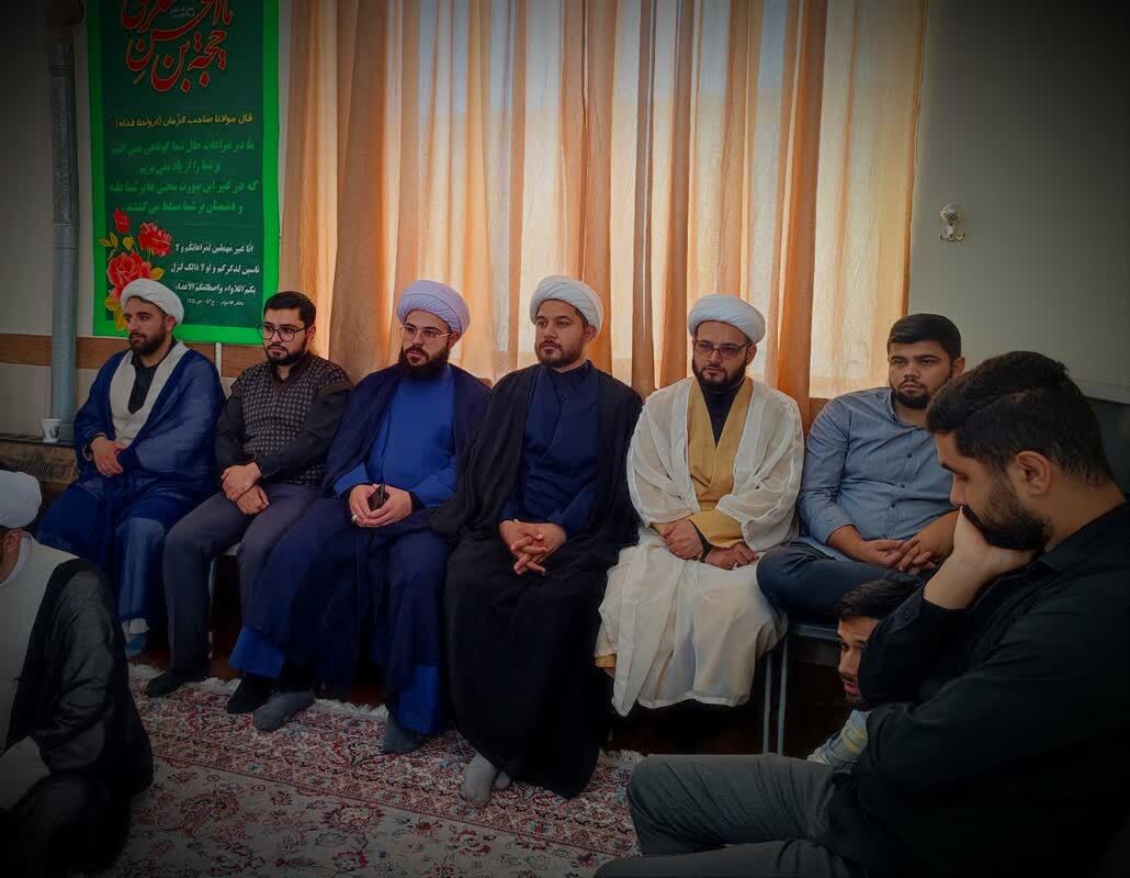 حضور طلاب در مراسم بزرگداشت
